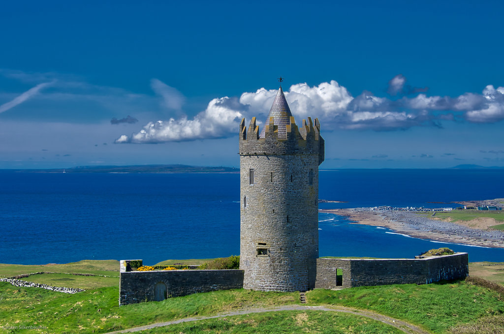 Doonagore Castle